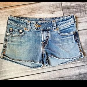 Silver Jeans Co. Shorts Monsoon
Size 28